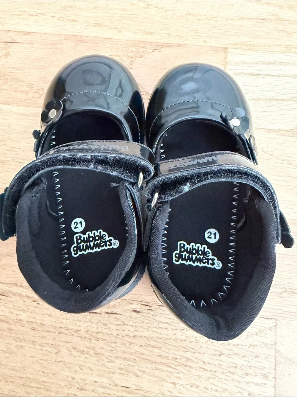 Bubble Gummers Little Girl Black Patent Mary Jane Shoes with Flower Accent 5M
